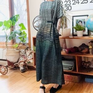 Floryday xs black/green patterned dress